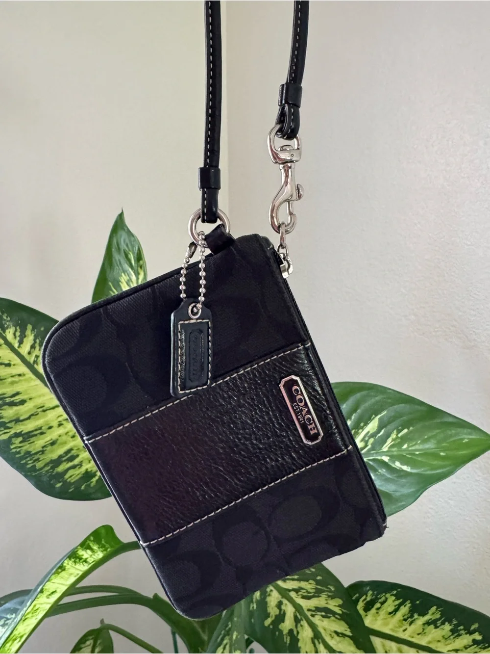 Coach Black Signature Canvas Zip Wristlet And Leather Stripe Women Clutch Wallet